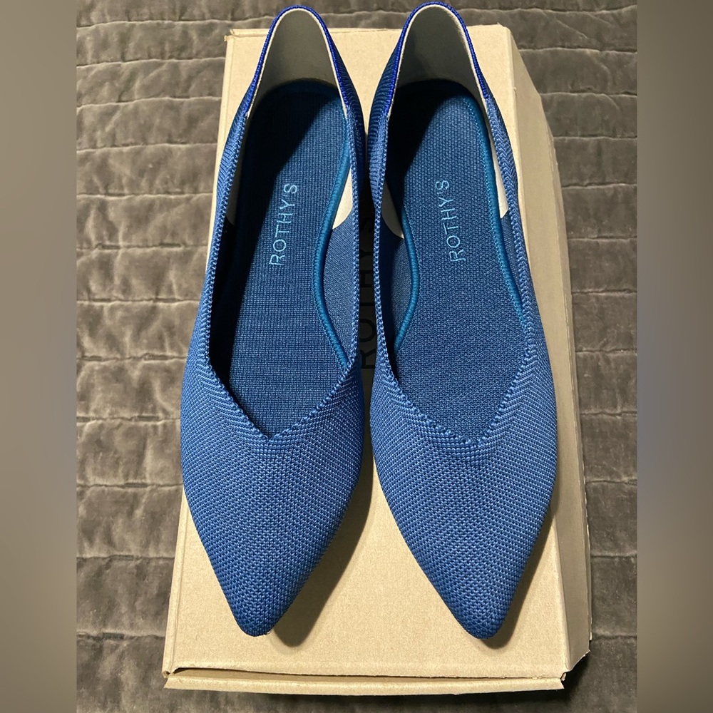Rothy’s “The Point” ballet flat in Deep Ocean color size 10